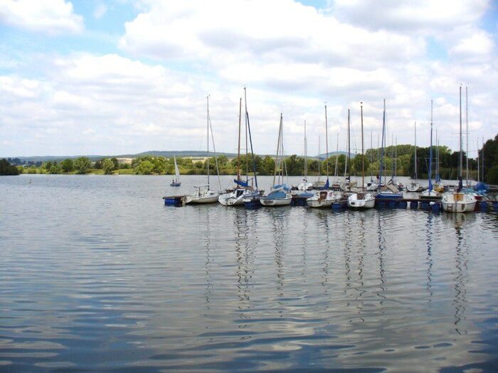 Segelboote am Dutenhofener See